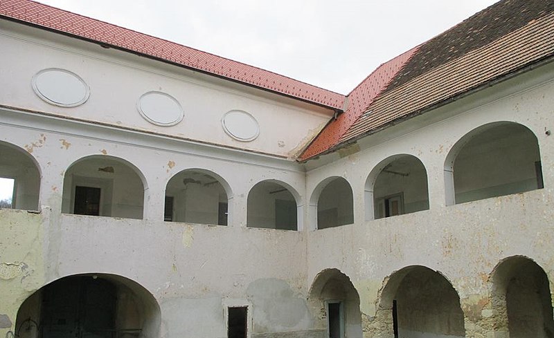 Raka Castle