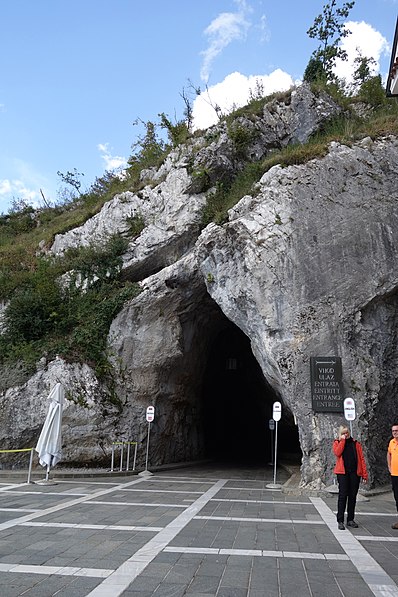 Cueva de Postoina