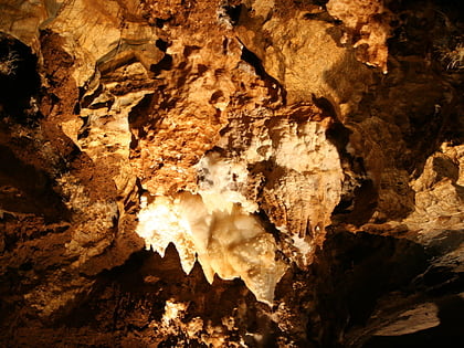 Grotte d'aragonite d'Ochtiná