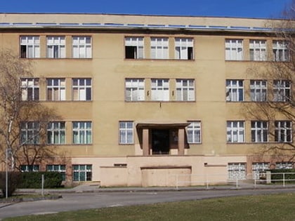 Gymnazium Andreja Vrabla