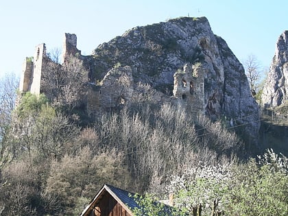 lednicky hrad landschaftsschutzgebiet biele karpaty
