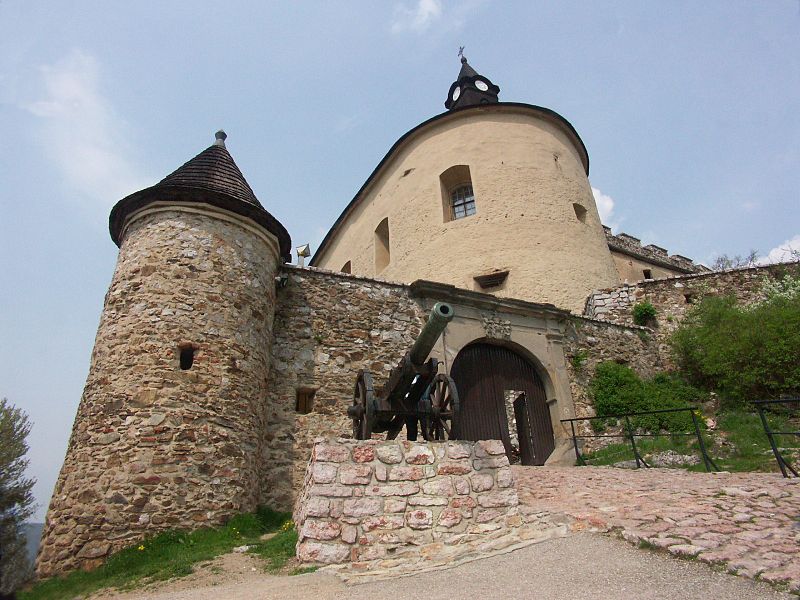 Castillo de Krásna Hôrka