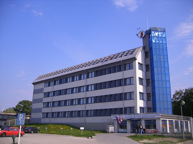 Selye János University