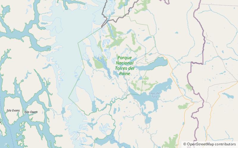 Lac Pehoé location map