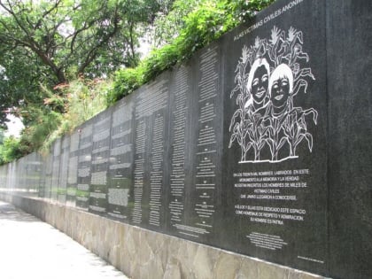 Monumento a la Memoria y La Verdad