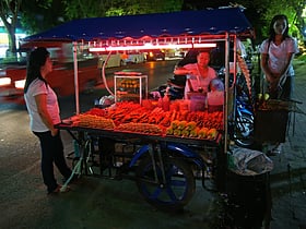 Khlong Lot Night Market