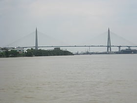 Kanchanaphisek-Brücke