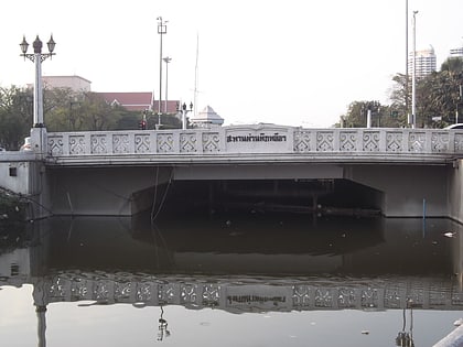 phan phiphop lila bridge bangkok
