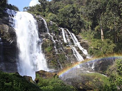 wachirathan falls parque nacional doi inthanon