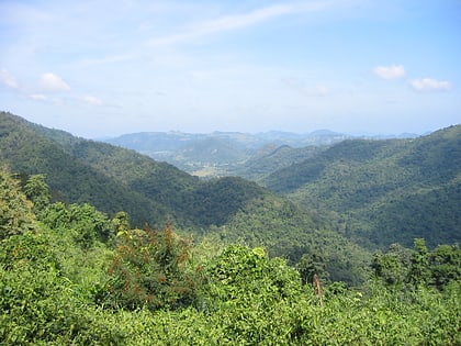 montanas de dong phayayen parque nacional de thap lan