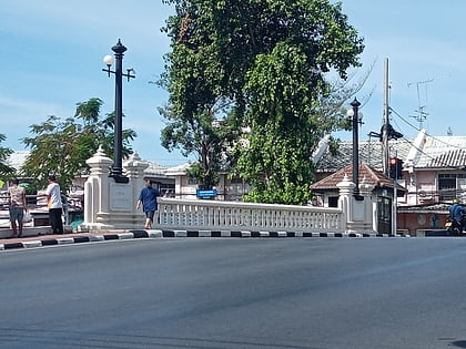 Thewakam Rangrak Bridge