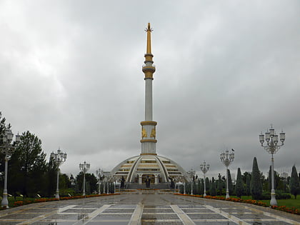 monumento a la independencia de turkmenistan asjabad