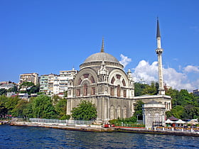 Mezquita de Dolmabahçe