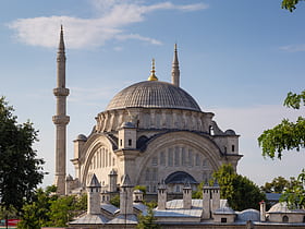 nuruosmaniye mosque istanbul