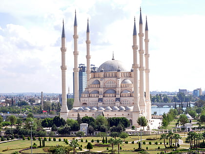 mezquita central de sabanci adana