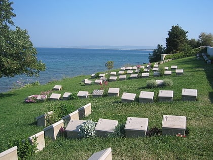 beach commonwealth war graves commission cemetery polwysep gallipoli