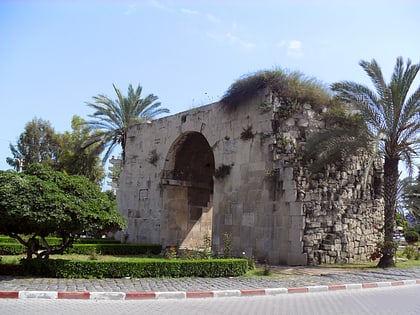 cleopatras gate tarse