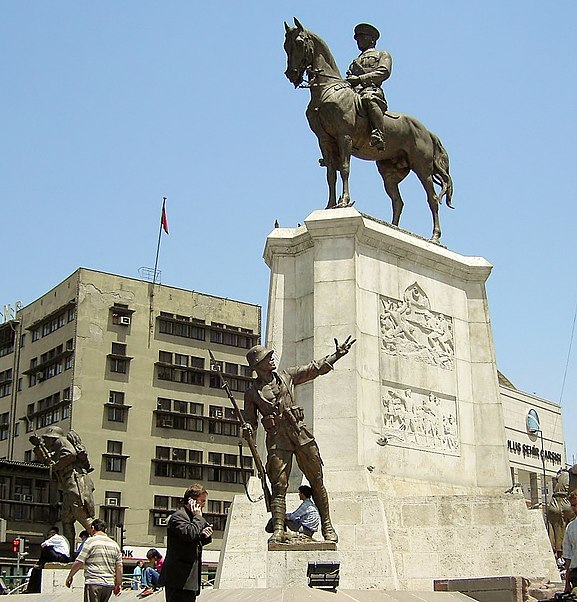 Monumento a la Victoria