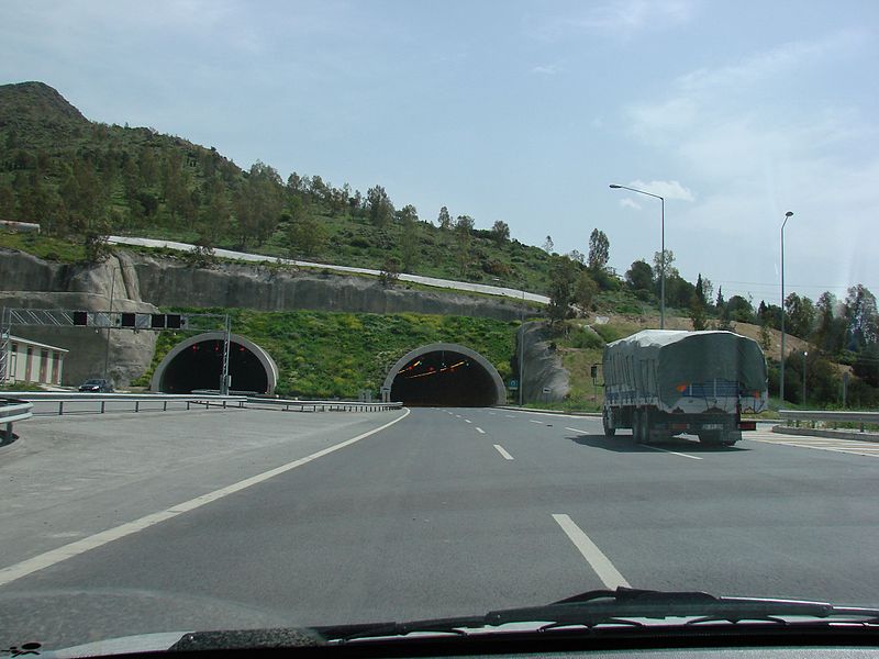 Bayraklı Tunnels