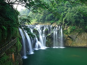 shifen waterfall nouveau taipei