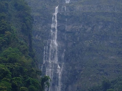 jiao lung waterfall