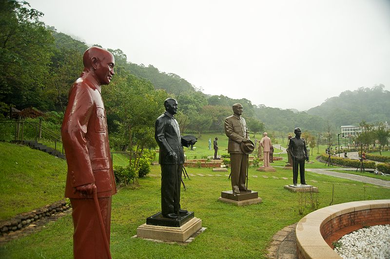Chiang Kai-shek statues