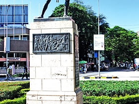 Pomnik Askarysów