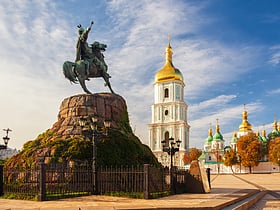 monument bohdan khmelnytsky kiev