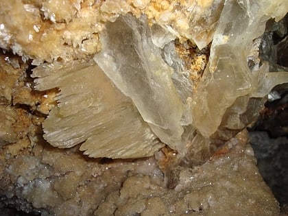 atlantida cave podilski tovtry national nature park