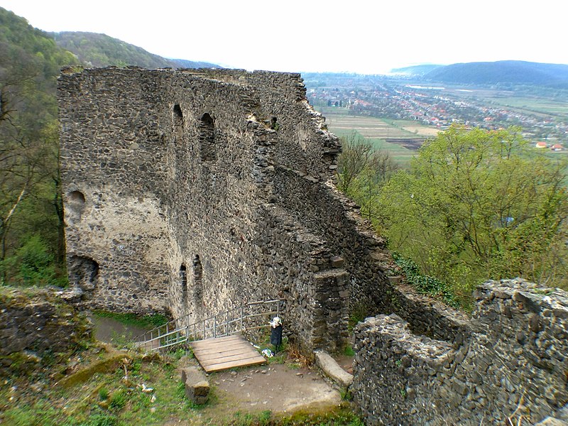 Nevytske Castle