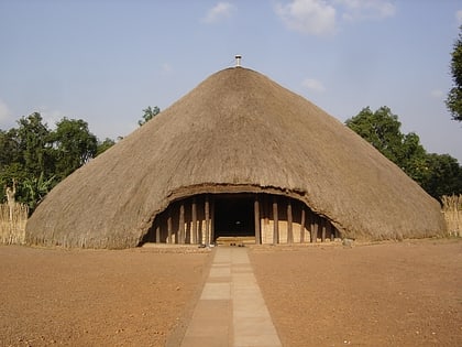 tumbas de los reyes de buganda en kasubi kampala