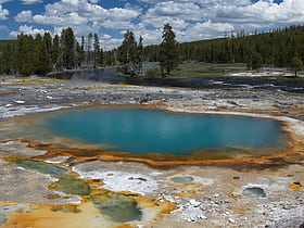 biscuit basin yellowstone national park