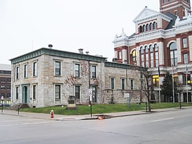dubuque county courthouse