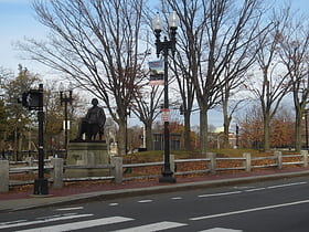 General MacArthur Square