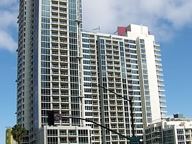 Vantage Pointe Condominium