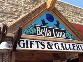 Bella Luna Gifts & Gallery