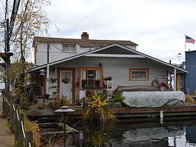 Wagner Houseboat