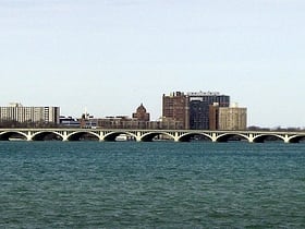 MacArthur Bridge