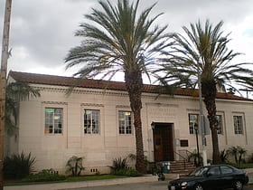 Angeles Mesa Branch Library