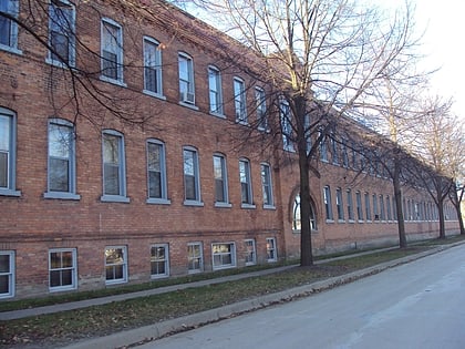 Weis Manufacturing Company building