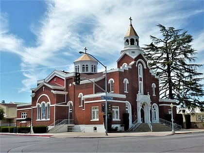 kosciol swietej trojcy fresno