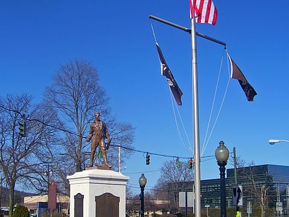 washington avenue soldiers monument and triangle suffern
