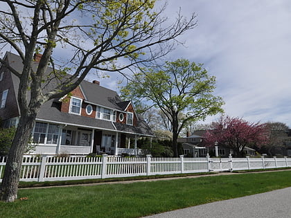 Buttonwoods Beach Historic District