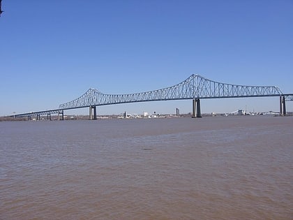 pont commodore barry chester