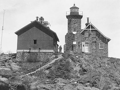 passage island light