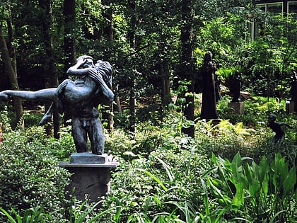 umlauf sculpture garden and museum austin