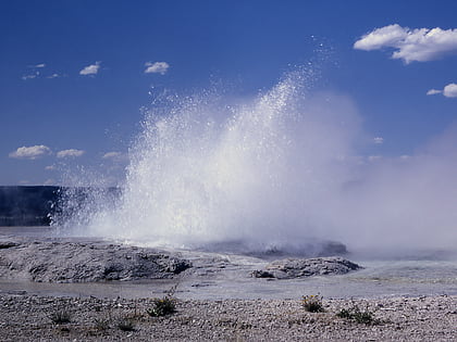 fountain geyser parque nacional de yellowstone
