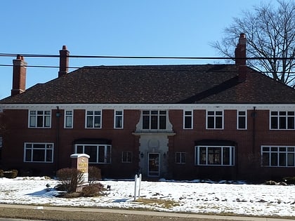 robert and julia darling house simsbury