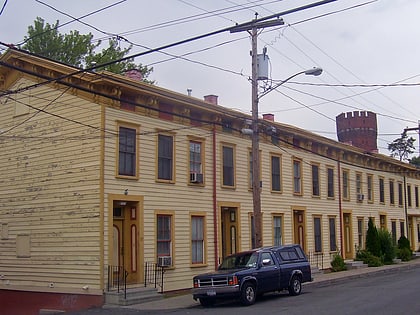 Houses at 37–47 North Fifth Street