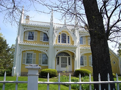 Wedding Cake House